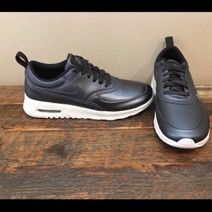 Nike Air Max Thea Size 6.5